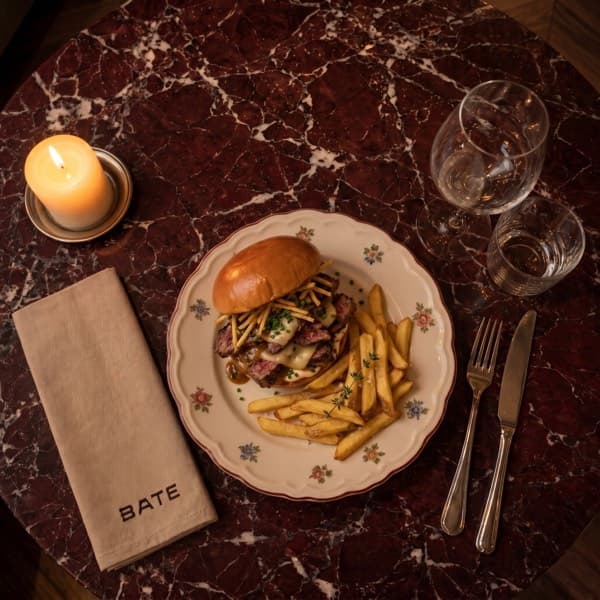 BATÈ's Steak Burger